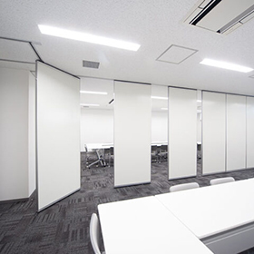 移動間仕切（スライディングウォール）